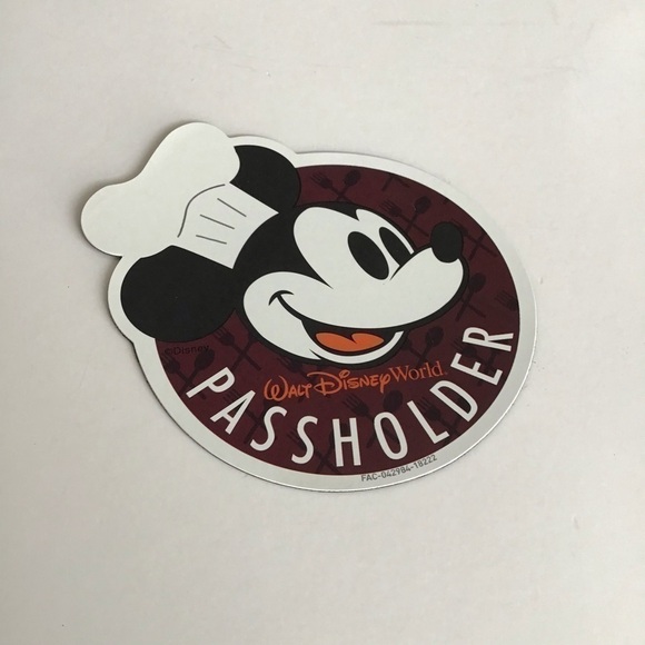 Disney Chef Mickey Mouse Annual Passholder Magnet - Picture 3 of 4